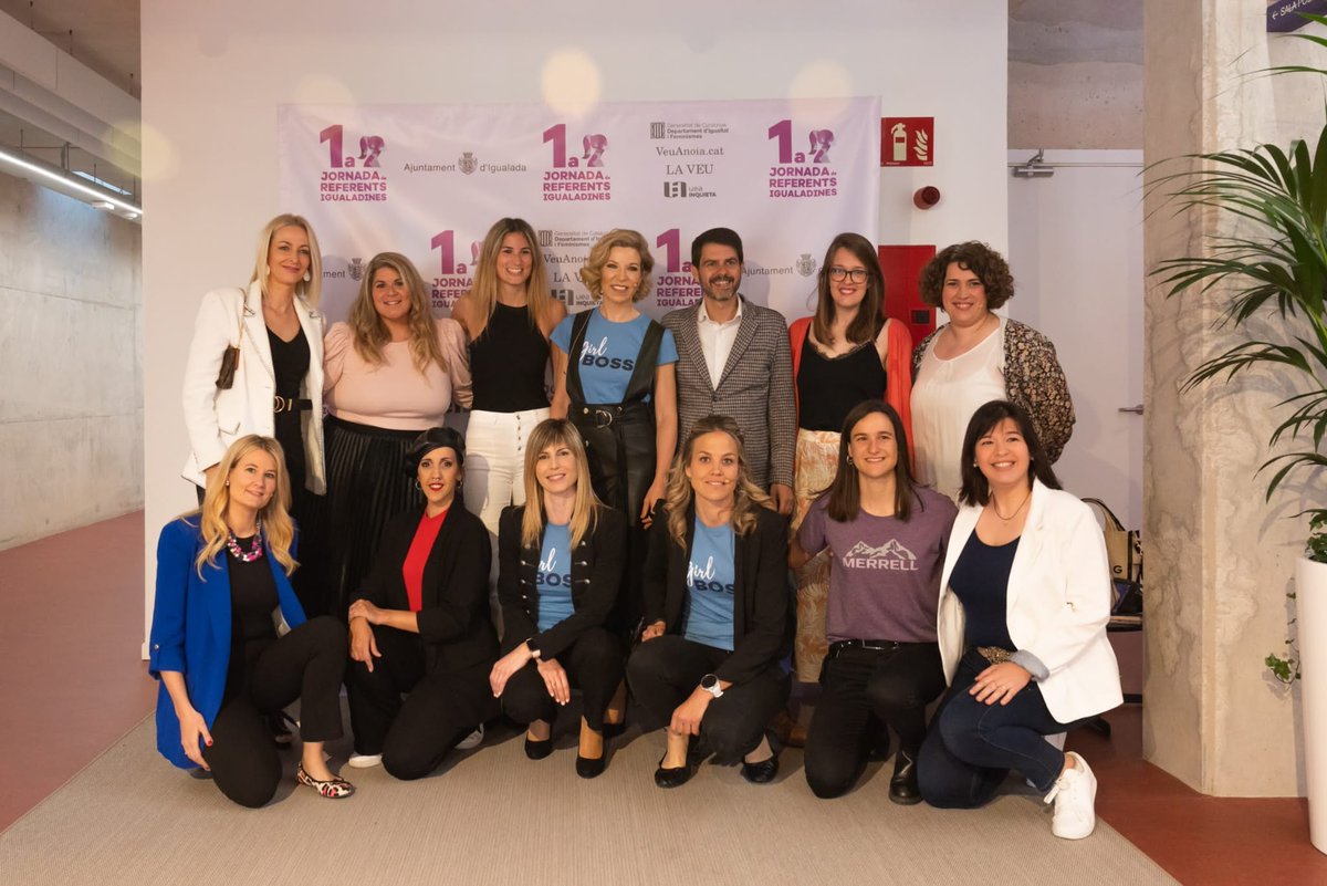 Dissabte passat Masterclass de comunicació enfocada a mostrar seguretat en el nostre discurs emprenedor en el marc de la 1a jornada de referents igualadines. 
Enhorabona <a href="/ajigualada/">Ajuntament Igualada</a> i Olga Jiménez per la jornada i la feina tan ben feta!
📸 <a href="/enriclcodinas/">◾E N R I C ◾@enriclcodinas ◾</a> 
#Igualada #emprenedoria