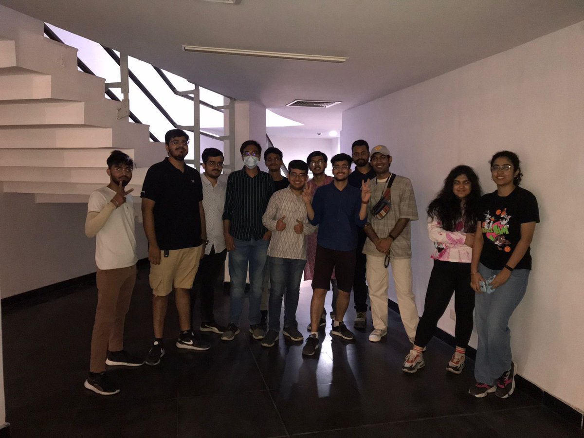 TejasviArora17's tweet photo. Can't be any other great way to enjoy the Sunday by having Chole Bhature and visiting the National Gallery of Modern Art along with these folks🥳 

Thanks for organising this! @jr_sachdeva @JeevanshuN @KhushDembla ✨ https://t.co/rrNZcqNPXD