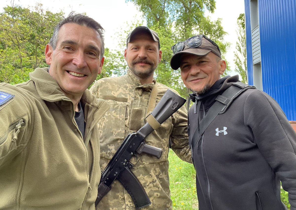 MarcusFillinger's tweet photo. “Slava Ukraini! Heroyam slava” 🇺🇦🇦🇺
Glory to Ukraine- Glory to the hero’s #SlavaUkraini  #Ukraine #Ukraine https://t.co/49TX7Zv4Yb