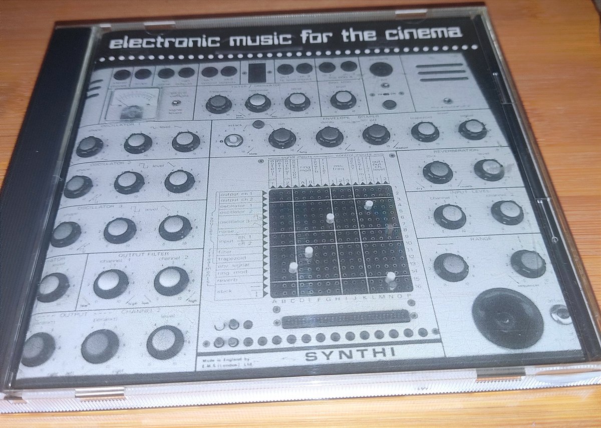 mellozaemon's tweet photo. #AndrewInnes #HBD #TheCompletion
Electronic Music For The Cinema('98)
現 #PrimalScream ではなく #CreationRecords
#AlanMcGee の盟友として認知。ヴィンテージ
シンセEMS Synthi AKSをフューチャーした実験
作品。きっと輝かしい経歴が邪魔して今迄私の耳
に届かなかったのだ。隠れ名盤かも。 https://t.co/rrZuLfd4Js