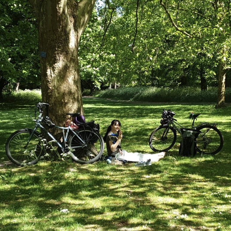 maultkd's tweet photo. Sunshine, park, nunchucks. What more does one need? ☀️ 🌳 🦸‍♀️ 😉

#womeninmartialarts #nunchucks #martialartslove https://t.co/wI7L4n0fz6