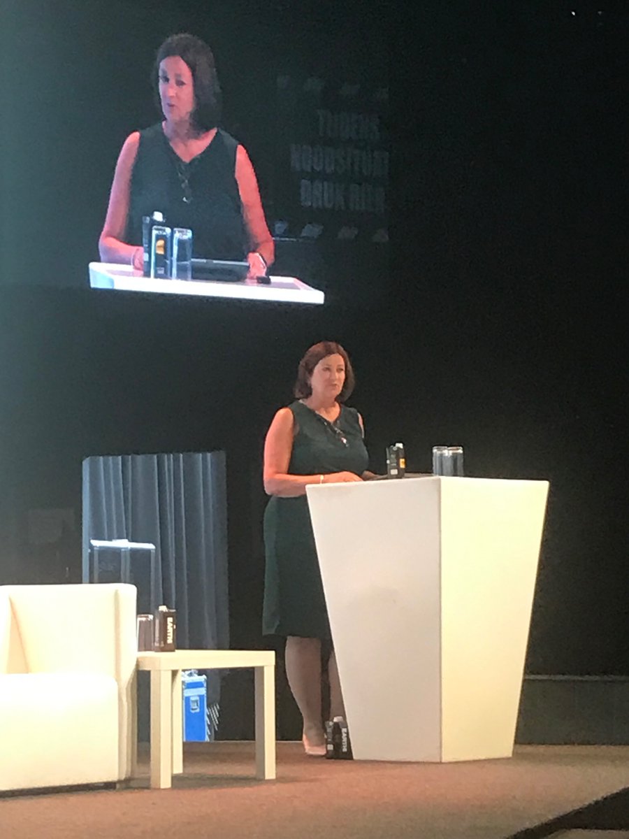 Minister Helder zet zich in voor volwaardige deelname van #ouderen aan de samenleving. Elkaar helpen, inzet van technologie, woonvormen, goede inrichting van de wijk, is hiervoor nodig. Verbinden van wonen, zorg en samenleven  Zij houdt een lezing op ons congres. <a href="/thuisindewijk/">Thuis in de wijk</a>