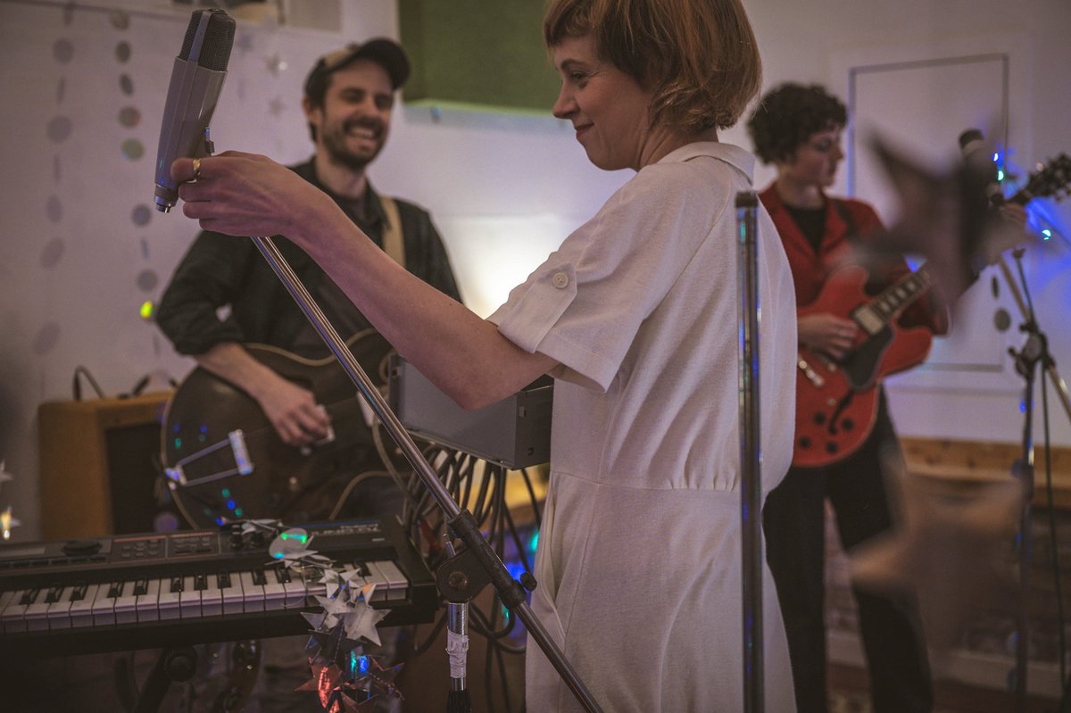 posterpaints1's tweet image. Album ready!

Gig ready!

Are you ready?

Hope to see some of you in Glasgow tomorrow &amp;amp; Edinburgh on Wednesday. Come say hi.

x