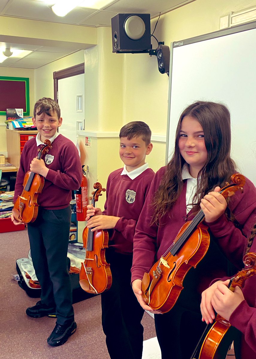 DHT_NEPs's tweet photo. What a morning for @NEP_Year6! They’ve had a fantastic introductory lesson to playing the violin with @UoYMusicEdGroup. Despite some initial reservations, by the end of each session everyone had played the violin using pizzicato! 🎻 https://t.co/VzIAfEmtCb