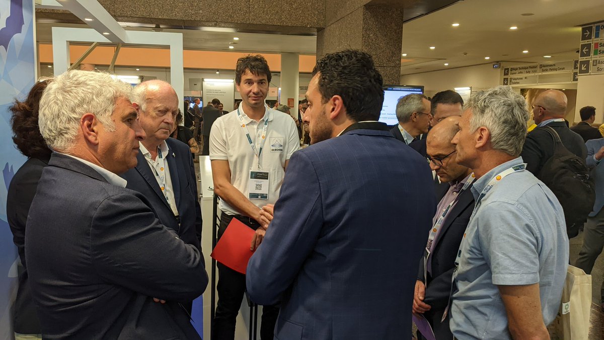_oceanpower's tweet photo. Une belle affluence lors de la présentation d'entreprises de la filière #EMR française : #Otecmi pour la Bretagne et ses références de contrôle non destructifs sur les pièces  des jackets de @WINDARrenovable pour @AilesMarines réalisées sur le port de Brest. https://t.co/irGAuukyEL