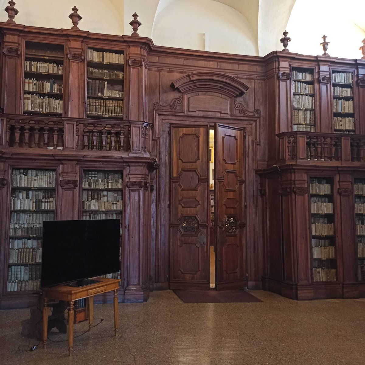 LauraBanella's tweet photo. Oggi a Padova iniziano le settimane dedicate a Boccaccio! Alle 11:30 al Centro San Gaetano la lezione di Maurizio Fiorilla "Boccaccio e i libri" e alle 16:00 inaugurazione della mostra "Boccaccio a Padova" alla Biblioteca del Seminario. boccaccio2022.mostra@unipd.it @boccaccious https://t.co/yVEDvxjn4F
