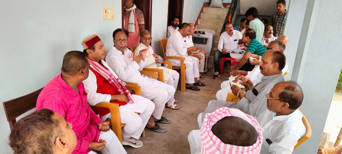 sanjayjaiswalMP's tweet photo. बनकटवा प्रखंड के गोविंदपुर गांव में उमेश प्रसाद जी के बेटा के शुभ विवाह कार्यक्रम में मंगलकामनाएँ दी। https://t.co/ONZ2lyhEiO