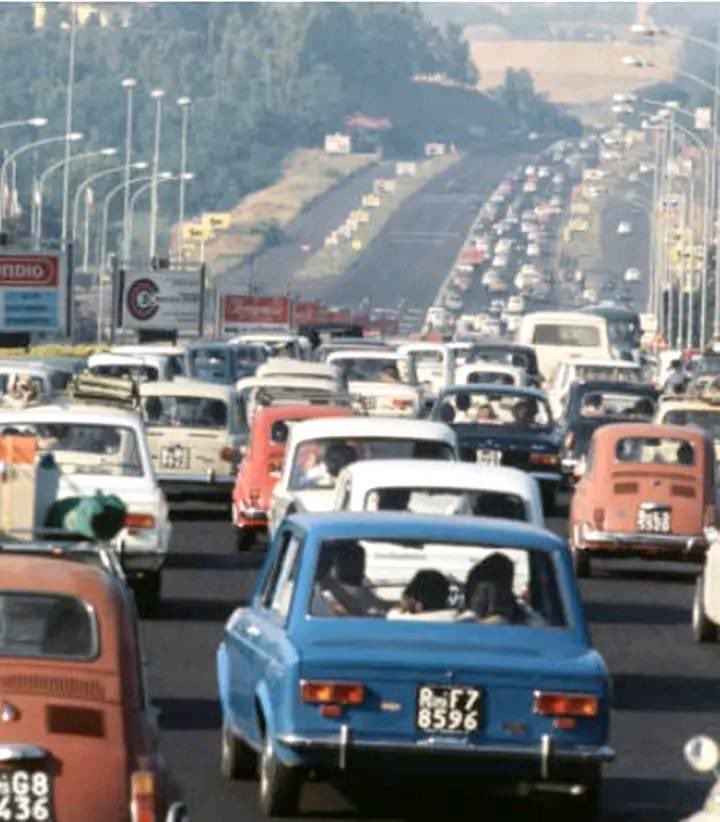 _libellula70's tweet photo. Via Cristoforo Colombo anni 1970 .
Tutti al mare https://t.co/JuH5Nuiyg5