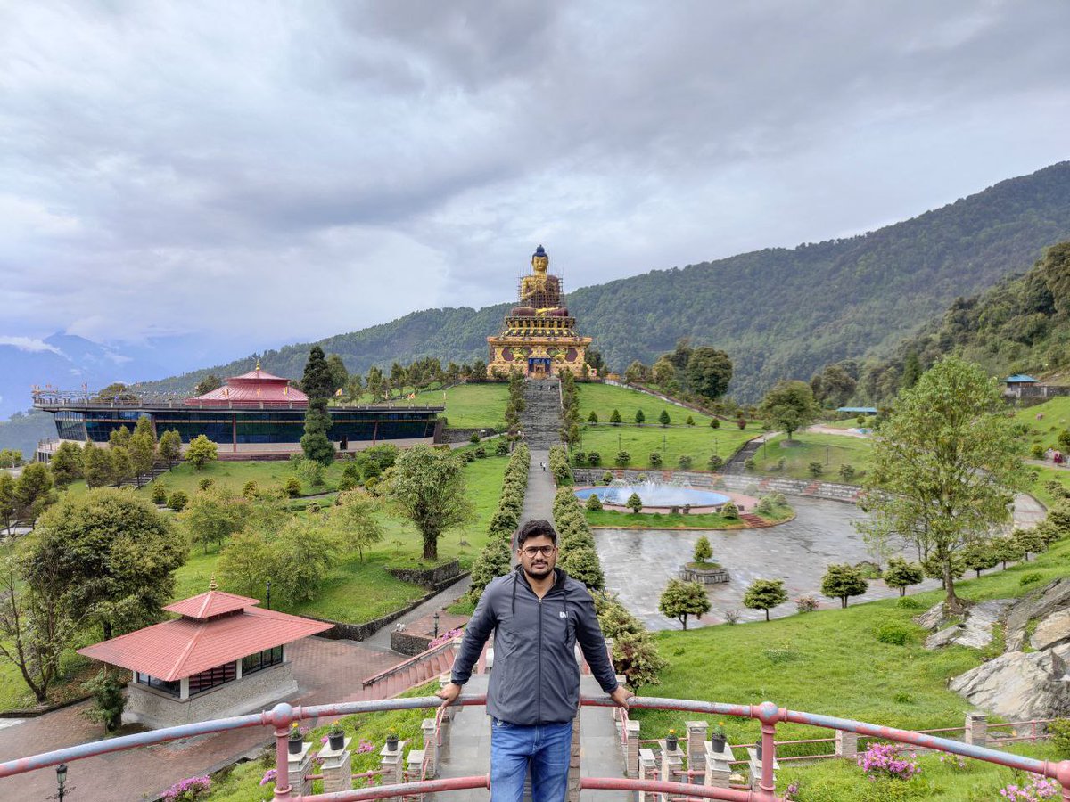 बुद्धम् शरणं गच्छामि 🙏
बुद्ध पूर्णिमा की हार्दिक शुभकामनाएं
<a href="/TourismSikkim/">Sikkim Tourism</a>  #Budhapark
<a href="/bhanwarmegh/">Bhanwar Meghwanshi</a>