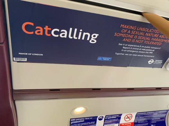 stanzaselvaggia's tweet photo. Sulla metropolitana di Londra: “fare commenti non richiesti di natura sessuale è una molestia e non è tollerata”. Seguono contatti per denunciare e firma del sindaco della città. #catcalling https://t.co/gxYDChQEBH