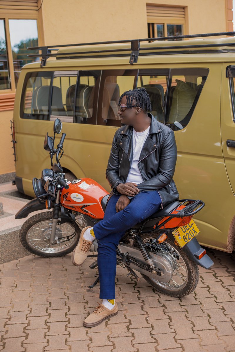 YeseOmanRafiki's tweet photo. Morning,Lets count more blessings this week and enjoy the gifts of life .Dont forget to check my latest release Tendeka bus .Its out and full of love .
#tendekabus
#educationforall
#endagamuntualbum https://t.co/P5qnH5Bdqb