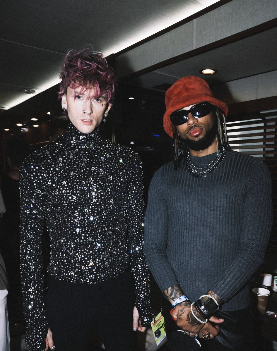 Guitarslayer24's tweet photo. We conquered tonight. #lovefrequency ! We are MGK #MAINSTREAMSELLOUT #billboard #mgk #guitarslayer #xx #vegas https://t.co/xR86eJ0leH