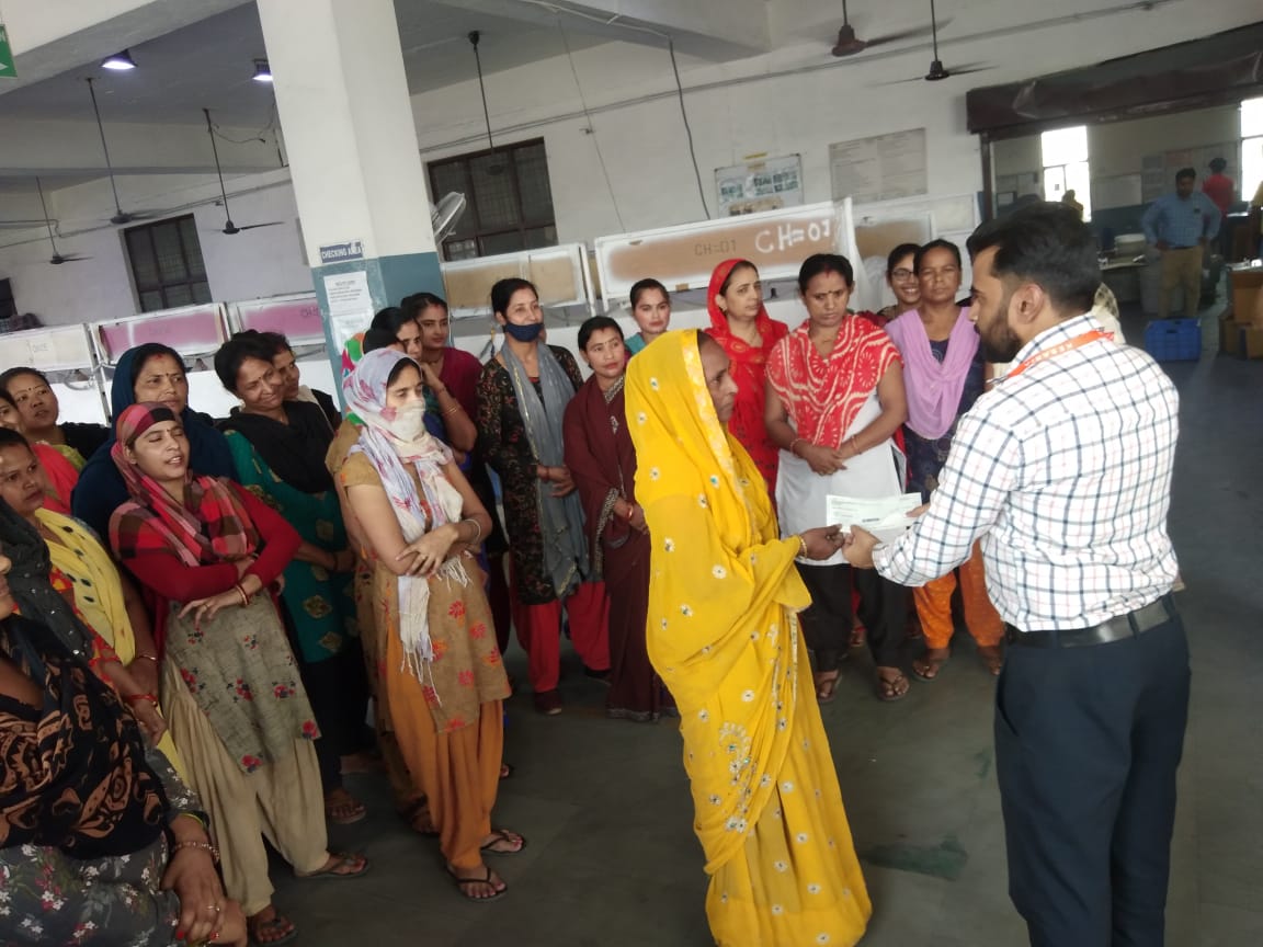 KesariaRubber's tweet photo. Girl Child Marriage Policy (Kanya Daan Policy) distribution in @KesariaRubber Binola Plant. #TeamKesaria trying to give a little contribution to every #girlchildmarriage of #KesariaPariwarMembers with 51K amount.

#kanyadaanpolicy #girlchildmarriagepolicy #kesariarubber https://t.co/ShSgAurShk