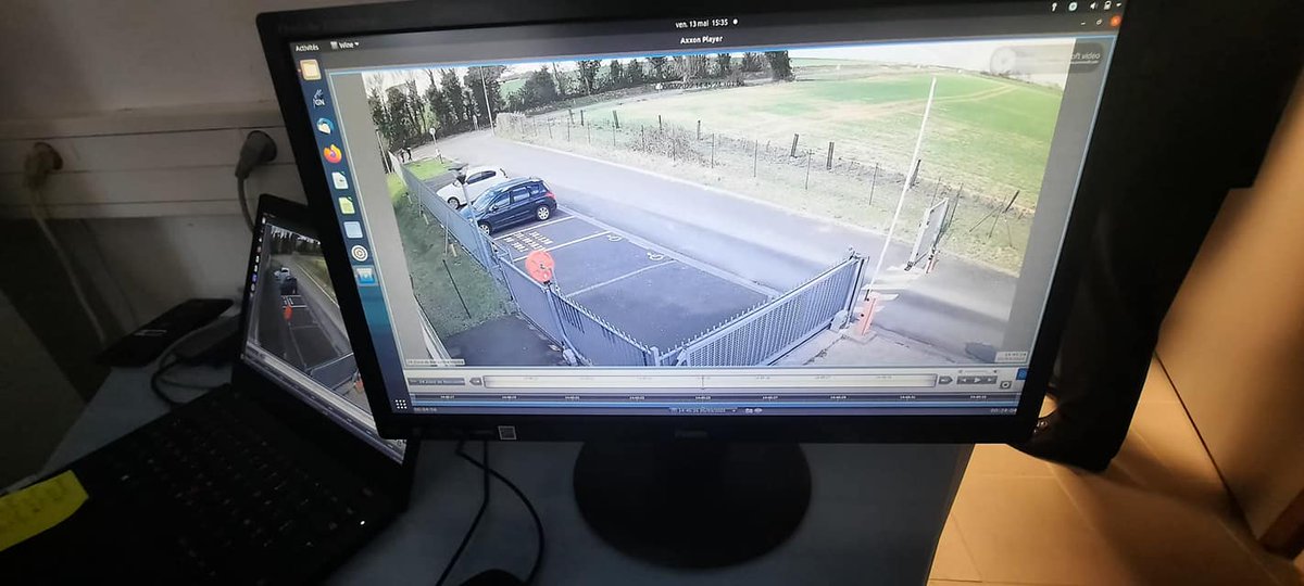 Gendarmerie_017's tweet photo. #Innovation
Vous cherchez une zone sécurisée où rencontrer l'autre parent pour lui remettre vos enfants dans le calme ? Nous l'avons créée ! 
La zone de rencontre neutre, sous vidéoprotection avec un bouton d'urgence, zone sanctuarisée devant une gendarmerie.  

#Repondrepresent https://t.co/hd1SAlrlls