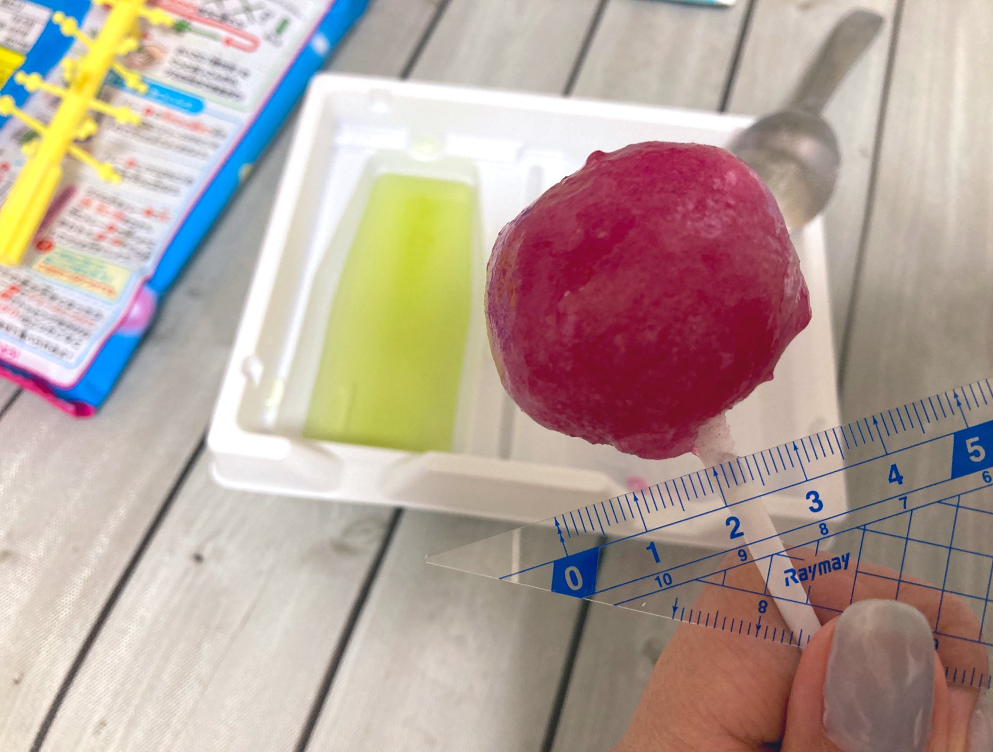 クラシエフーズ公式 どうですか 倍近くなりました 大きなチュッパチャプス作りに成功 グミのもと使い切りました かじったら中からチュッパチャプスが なんか果物食べてるみたいです 中はかたいので 気をつけてくださいね T Co