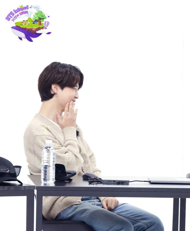 JJ37438262's tweet photo. 🐥🐰💜
#jikook #jimim #jungkook https://t.co/sbXeDm9CDj