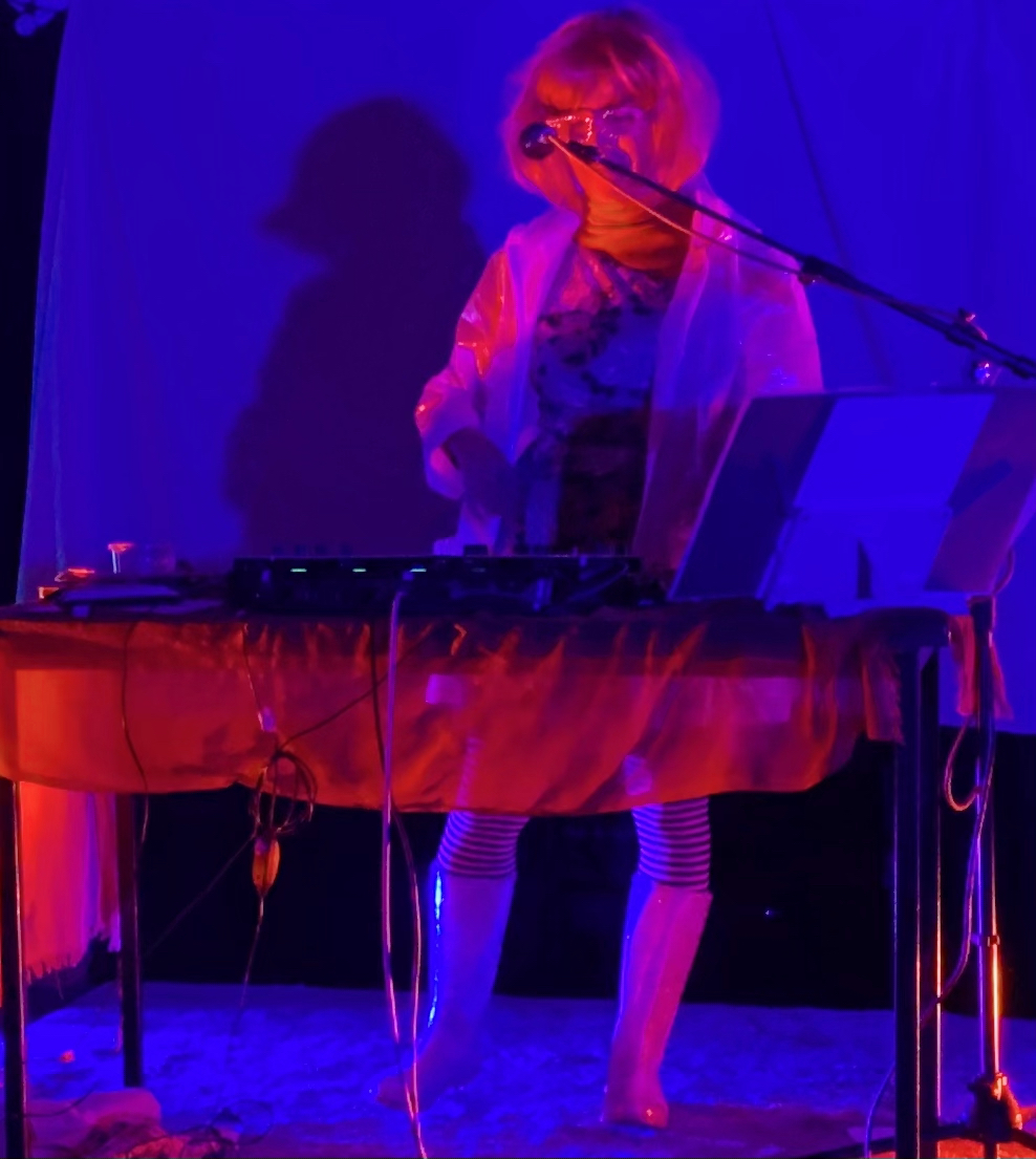 TrustTheDocUK's tweet photo. Big love & thanx everyone who came to yesterday's inaugural #ContemporaryMusicProm at #AMPStudios & to all the artists. Can't wait for Prom 2 on Sunday 19th June. More on that soon. Thanks again @ace_national @TNLUK @WeAreLewisham @rocklandstv @GoldsmithsMusic #ContemporaryProms https://t.co/U5LdlULXpy
