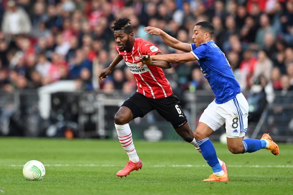 DrewCfc's tweet photo. @talkchelsea @AdamNewson @ChelseaFC Delcan rice is £150 mil, this boy from PSV is £29 mil. Ball winner, Ball carrier, high ball win percentage, high final 3rd passing percentage https://t.co/ocO2B7JPBV
