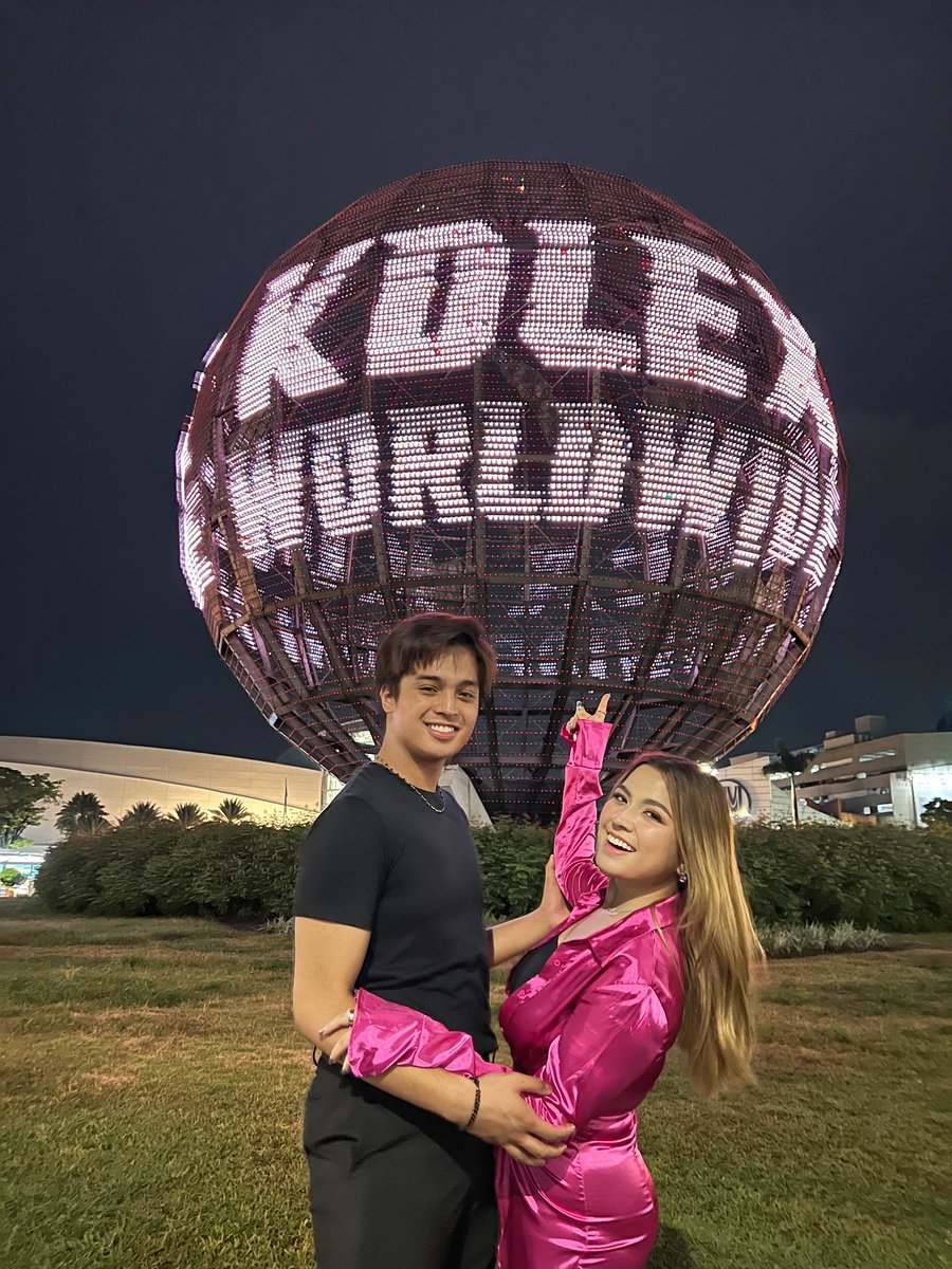 Kaydetsofc's tweet photo. Happy kami na makitang masaya kayong dalawa.. Sorry solid and sweetheart kung minadali po namin sila kahapon dahil po dito gusto namin makita nilang dalawa ang surprice ng @kdlexworldwide .. Thank u sa tiwala @kdlexworldwide and sa mga admin "TAGUMPAY ANG PLANO"
#RunToMe https://t.co/RoIdo8vS6V