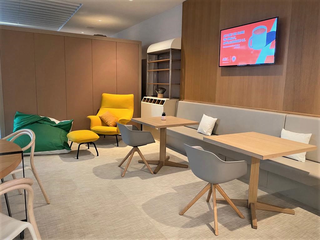 Wojo_co's tweet photo. Jour-J pour venir travailler dans le plus inédit des espaces de #coworking ! 🎾 

Croiser les plus grands champions de #tennis, en se rendant sur son lieu de travail ? Un rêve possible cette semaine grâce au partenariat @all x @rolandgarros ! #UnBureauSurTerreBattue #RolandGarros https://t.co/yb1AjuEUK4