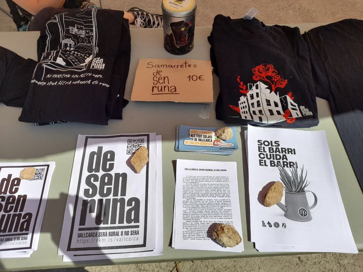 fem_mercatV's tweet photo. Volem agrair, també, a aquells projectes del barri que sempre accepten la invitació del #FemMercatVallcarca per difondre les seves iniciatives o compartir els seus coneixements: #Sergrafia #Biciosxsbaikara #Desenruna #Restarters https://t.co/p0aUPGkSWr