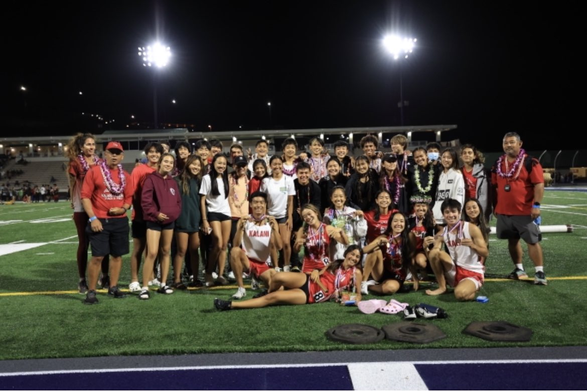 bnibblet's tweet photo. CONGRATS to the #Kalani #trackandfield team that competed at states last night. FOUR new school records, 8 top 8 finishes, 2 firsts! My 300m Hurdler, who I’ve coached since 9th grade on a DIRT track, WON his event!!! #coaching https://t.co/dCO1m5CRck