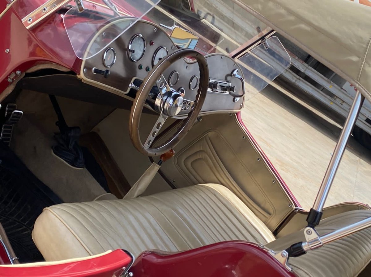 IamBrownchoco's tweet photo. Vintage model🔥🔥🔥
1954 Roll Royce
Price: 28m(asking)

Pls help me retweet🙏🏾🙏🏾 https://t.co/1W4ojX4UXi