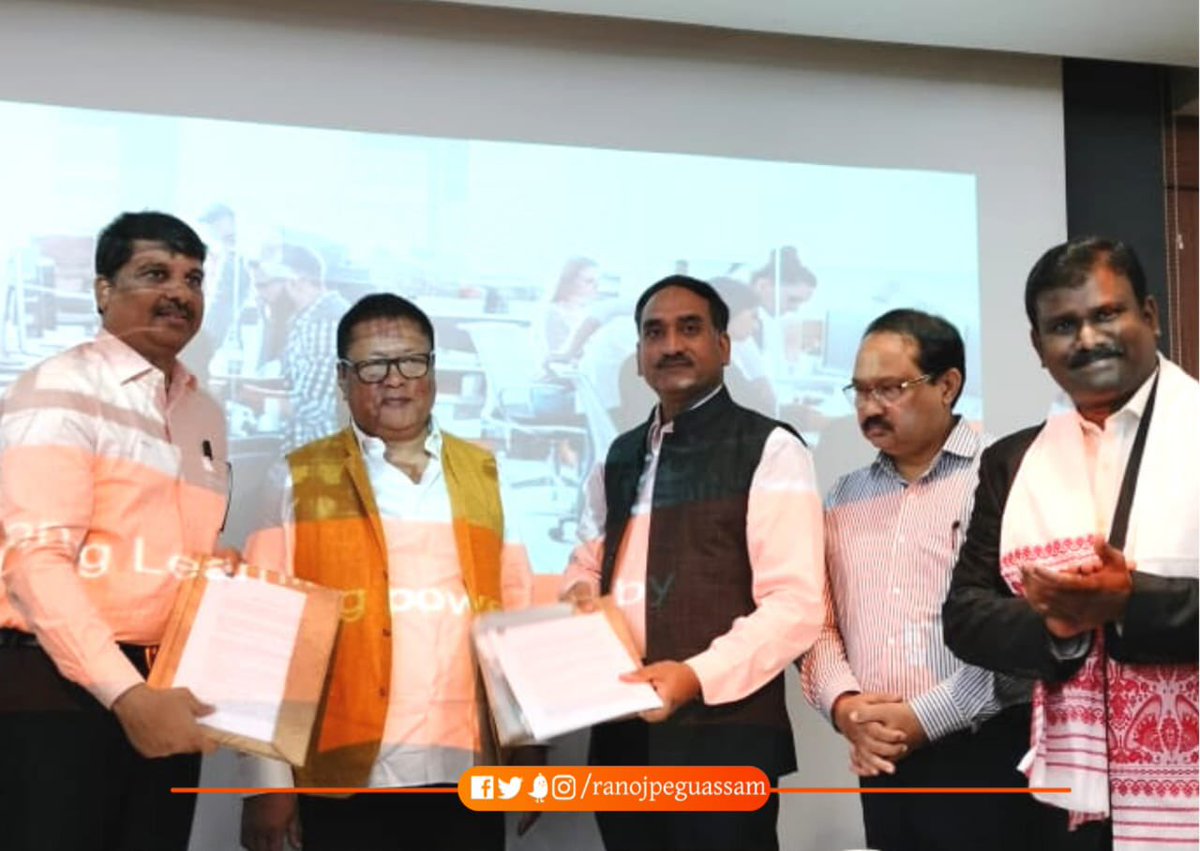 ranojpeguassam's tweet photo. With a mission to empower our students with digital and life skills by 2025, Assam Govt. has signed an MoU with #Infosys Limited today at Guwahati. 1/2 @himantabiswa @CMOfficeAssam @mygovassam https://t.co/1zJXTChOxt