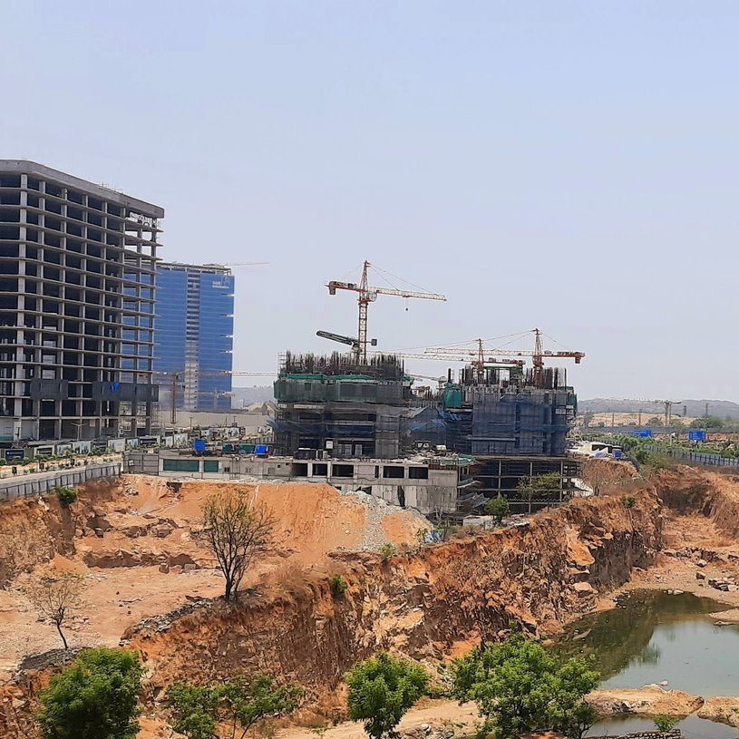 #ProjectUpdates

4B+G+3 floors completed at SAS Crown (58 floors x 3 towers) &amp; construction on the 4th floor has commenced. 

54 more floors to go. Currently the tallest U/C project in South India with a proposed height of 228.3 metres.

Expected Completion - 2027 (Per RERA)