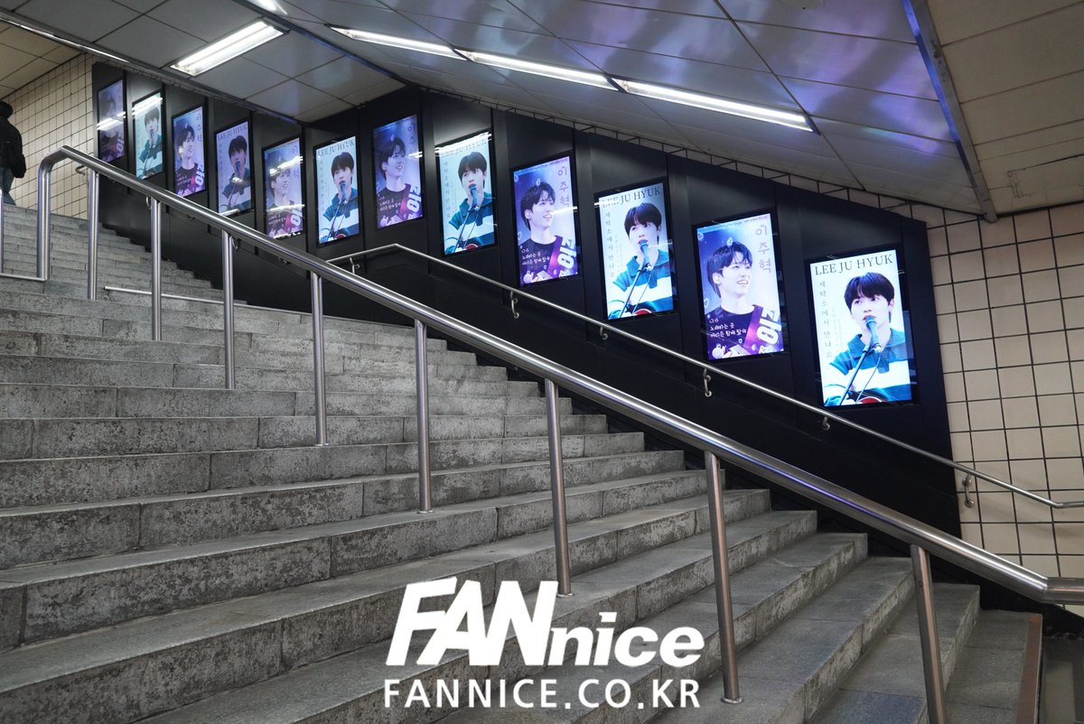 ASSALYS's tweet photo. #이주혁 응원하기 위해
#신촌역 #디지털포스터광고 진행하고 있습니다.
니가 노래하는 곳 어디든 함께할게
#세탁소에서만나요 #FANNice
📧 : wenicee@naver.com
🏡 : https://t.co/VvUwbDy9Wl
☎️ : 02-6097-0788
🗨️Kakaotalk : https://t.co/lIUjicrHJn https://t.co/XaSgmxHJ2O