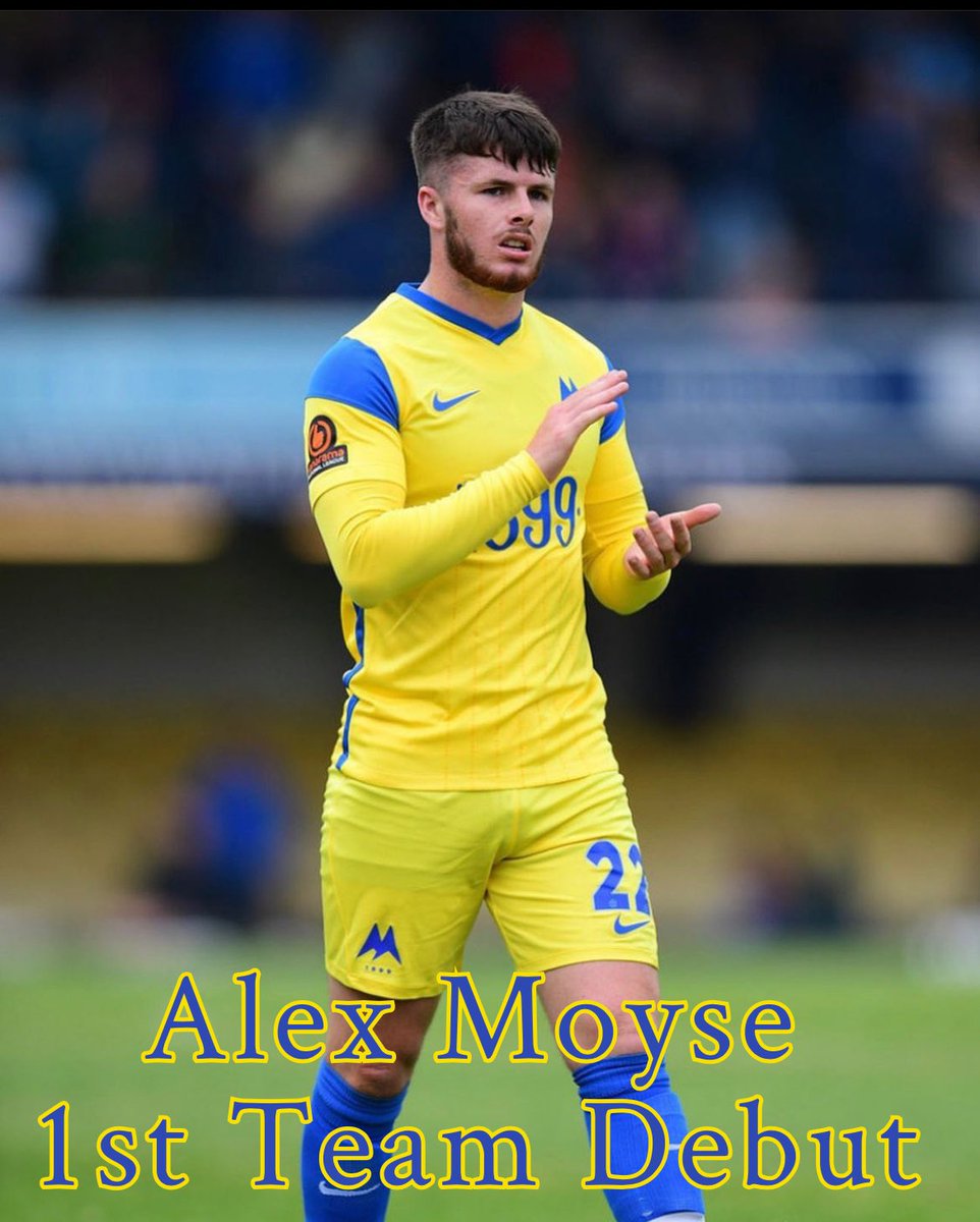 TUFC1899Youth's tweet photo. Special moment yesterday…@alex_moyse @TUFC1899 1st TEAM DEBUT @SUFCRootsHall 💛 #YoungGulls 👏🏻 #clearpathway https://t.co/ZAyOOvb641