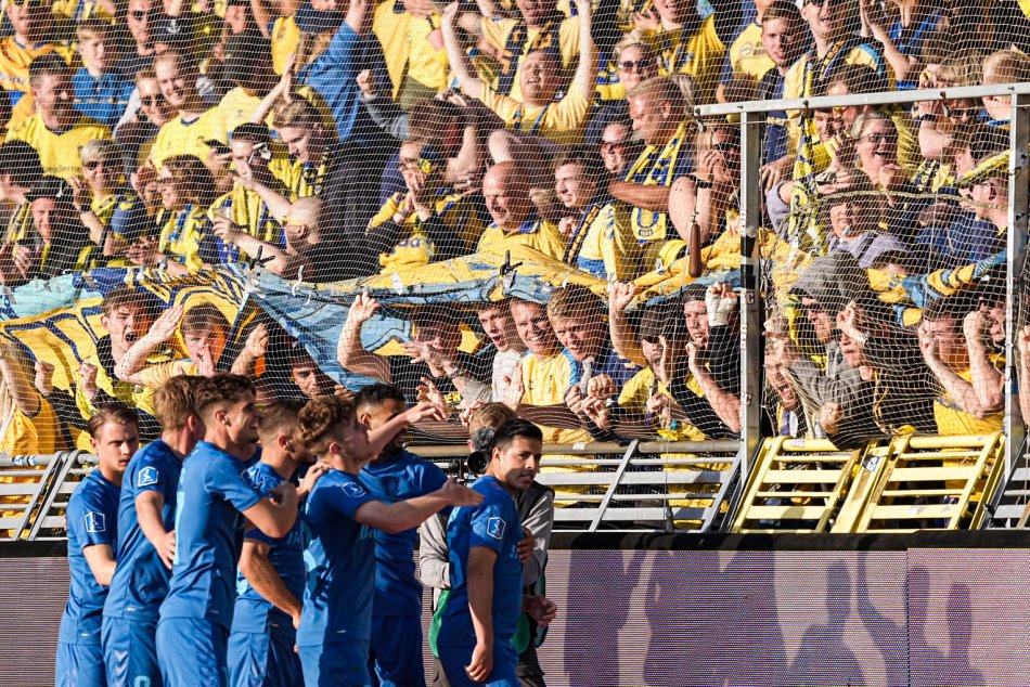 BrondbyLyd's tweet image. KAN I MÆRKE DET? MANDAG EFTER EN SEJR? 🤩

Send #Brøndbyånd &amp;amp; #Bollespark!