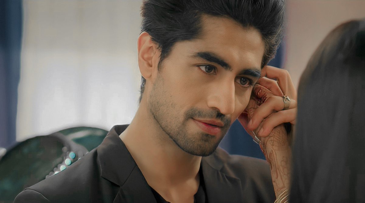 Harshadrules's tweet photo. Good Looks &amp; only Good Looks 🖤
#yrkkh • #AbhimanyuBirla • #HarshadChopda https://t.co/OIQfadNhYd