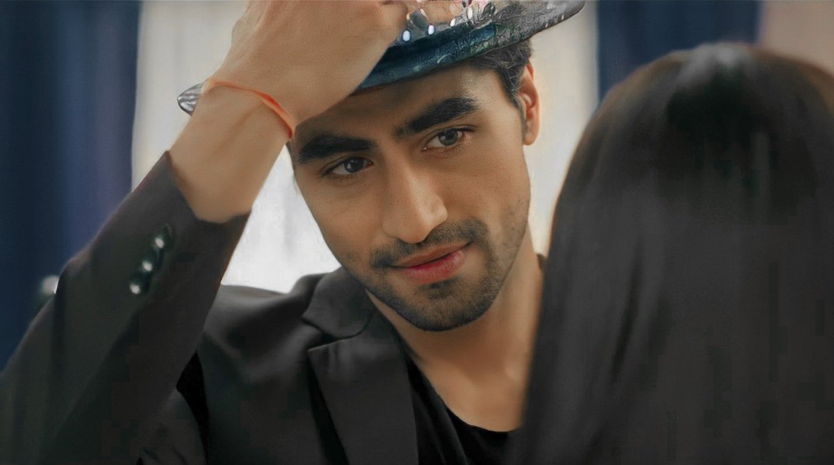 Harshadrules's tweet photo. Good Looks &amp; only Good Looks 🖤
#yrkkh • #AbhimanyuBirla • #HarshadChopda https://t.co/OIQfadNhYd
