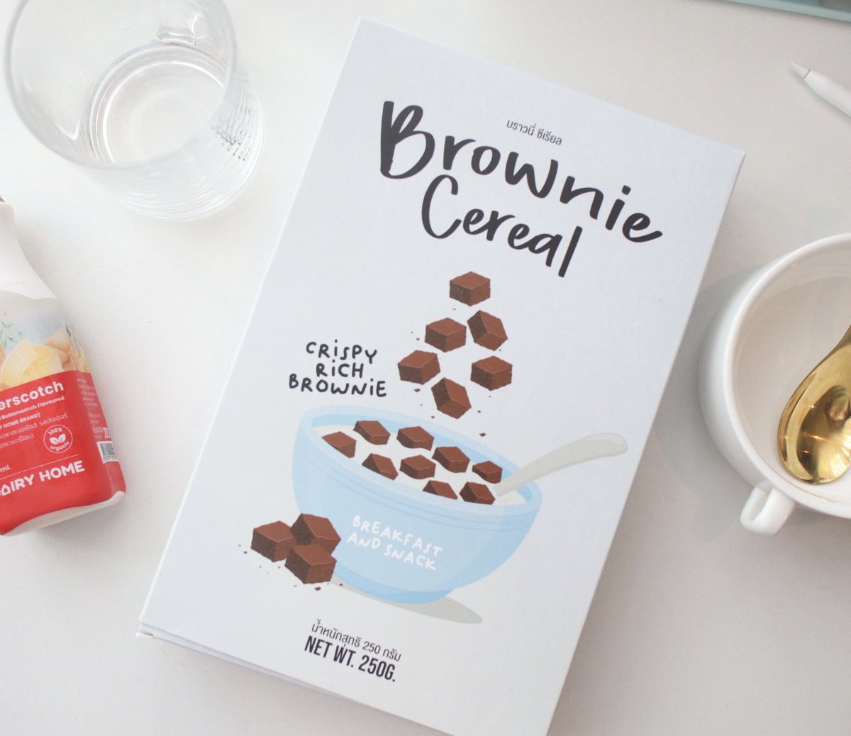 Giffin_08's tweet photo. อร่อยยยมากก น้อง Brownie Cereal คือตื่นมาเช้าๆ ไม่มีอะไรกิน ก็หยิบมาทานง่ายๆกับนมคือฟินมากกกก น้องบราวนี่กรอบบ ไม่หวานมาก แนะนำทานกับนมจืดนะ บอกเลยจะติดใจ💖หรือใครรีบๆตอนเช้าบอกเลยตอบโจทย์มาก เทนมปุปทานได้เลจ ต้องมีติดบ้านจริงๆ🥣🥛 #อร่อยบอกต่อ
#บราวนี่กรอบ #Brownie #Msdream https://t.co/zO9kDPCHjz