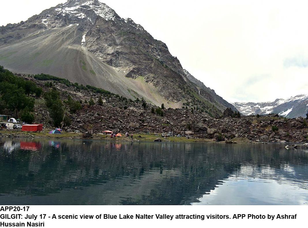 photography_786's tweet photo. #BeautifulPakistan 😍
A scenic view of Satrangi lake, Blue lake and Black lake in Nalter valley in the catchment’s area of Pakistan.🏞❤
#pakistan #GilgitBaltistan #satrangilake #tourism #photography #travel #naltervalley @ansukhera @appcsocialmedia @NazeeaJabeen @RubaShera_IG https://t.co/N988qfMiWe