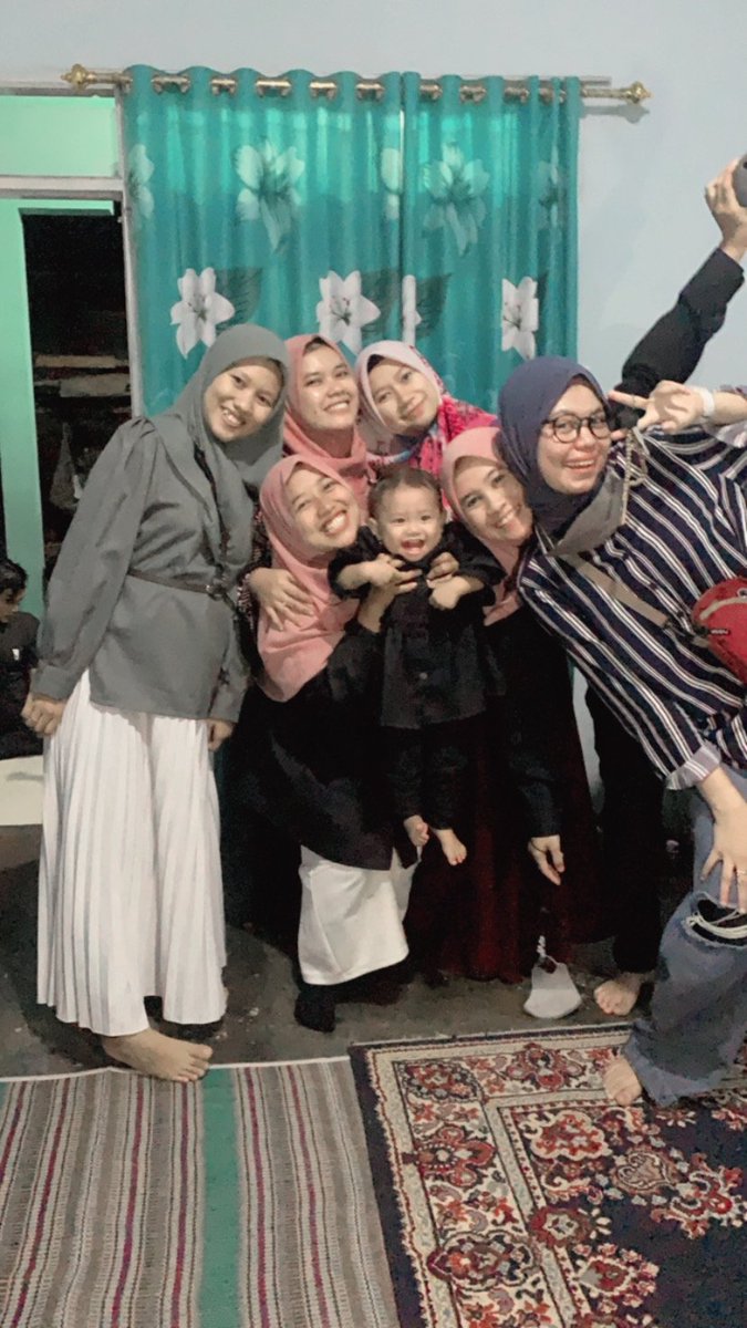 dininurulla's tweet photo. Hal yang paling aku cintai sebelum menjadi satu² nya yang dicintai suamiku 🥰 https://t.co/UujxpCB9ew