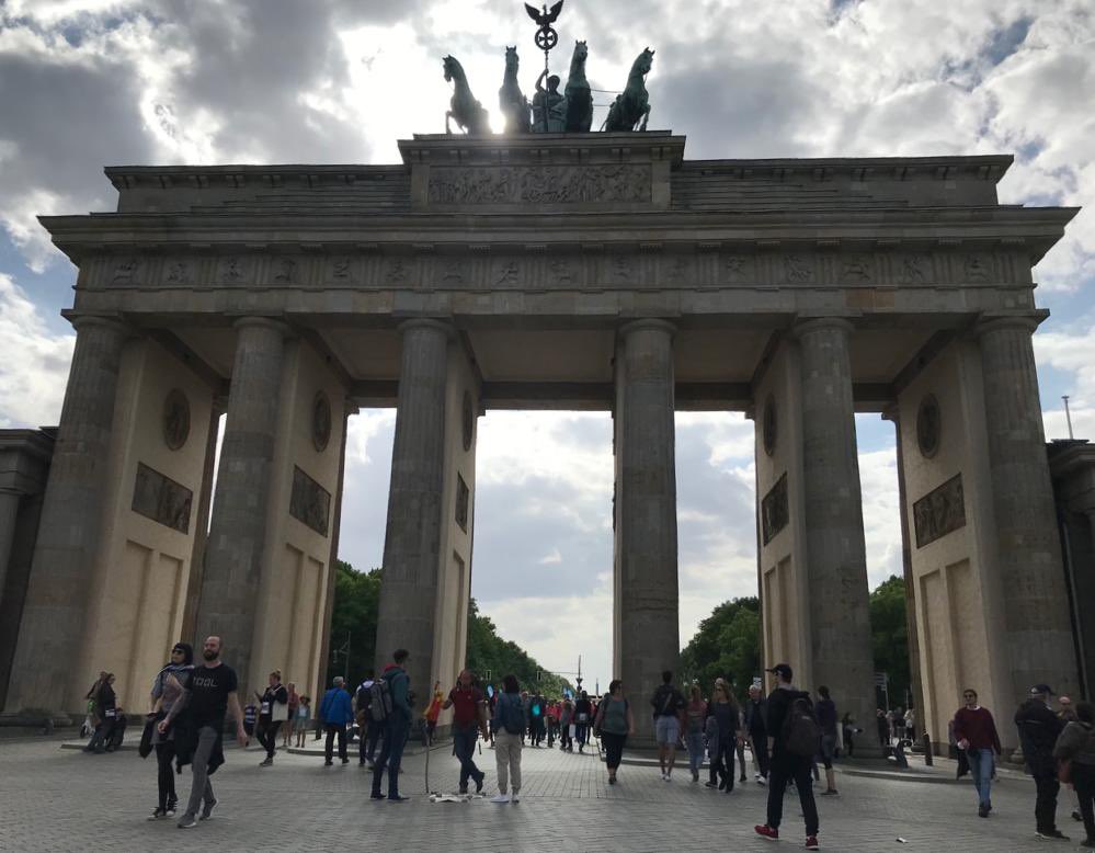 Science_Vaga's tweet photo. Aujourd'hui, journée d'étude #journalisme &amp; #SHS au @CentreMarcBloch, à #Berlin 🇩🇪, où nous projetons 
🎬#VoyageAutourDesSciences. 
Un grand merci aux organisateurs pour l'invitation ! @herms_k https://t.co/IN8nGmS9s1