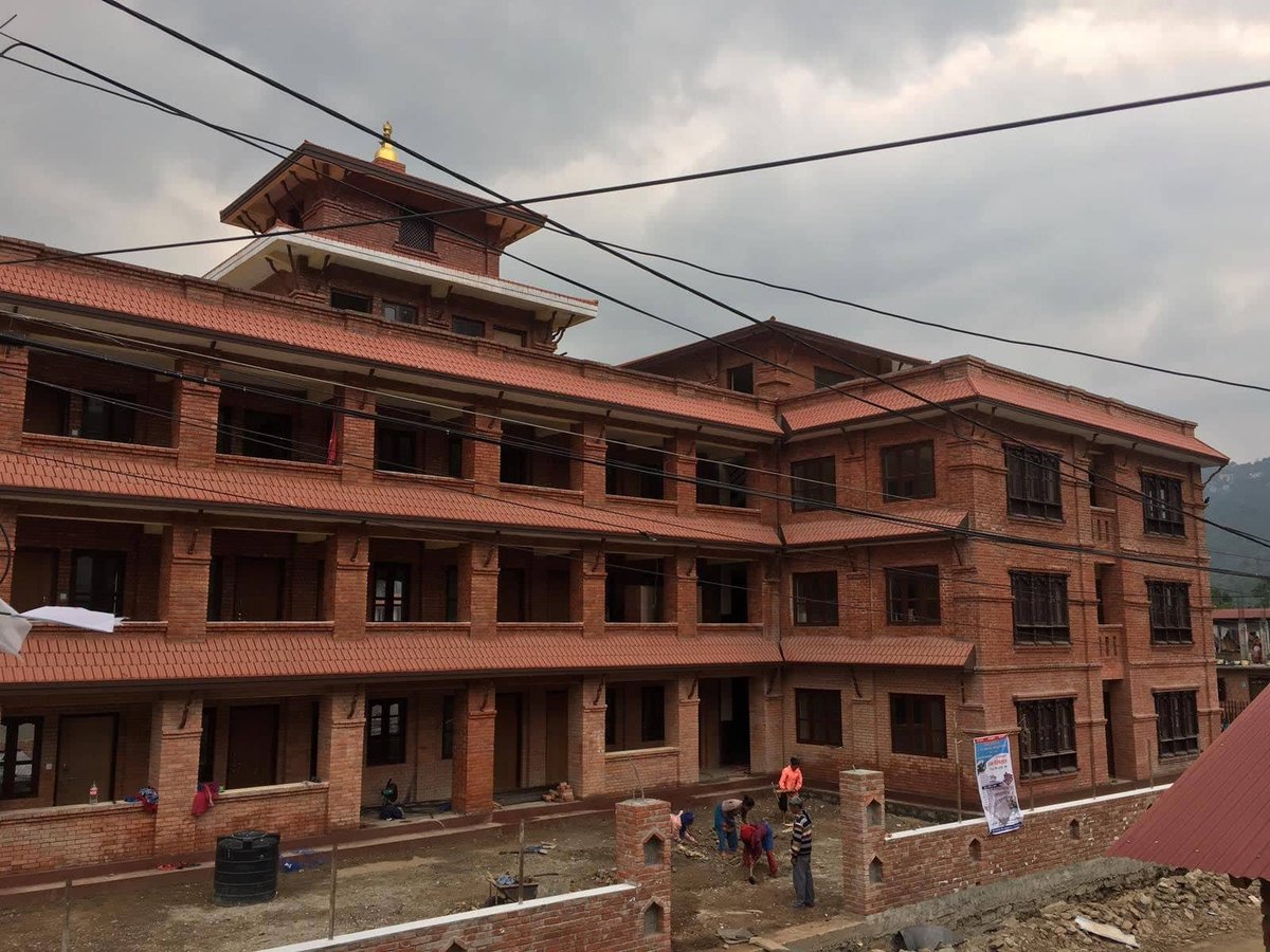 RabindraMishra's tweet image. बुद्ध जयन्तीका दिन परोपकारका कुरा!

निशुल्क र गुणस्तरीय सार्वजनिक शिक्षाबिना बुद्धको नाम त फैलेला, तर ज्ञान फैलिँदैन। हरेक नेपालीको निशुल्क र गुणस्तरीय शिक्षामा पहुँच होस्! बुदध् जयन्तीको मंगलमय शुभकामना!

(@helpnepalnet ले दोलखामा निर्माण सम्पन्न गर्न लागेको राजकुलेश्वर स्कूल।)