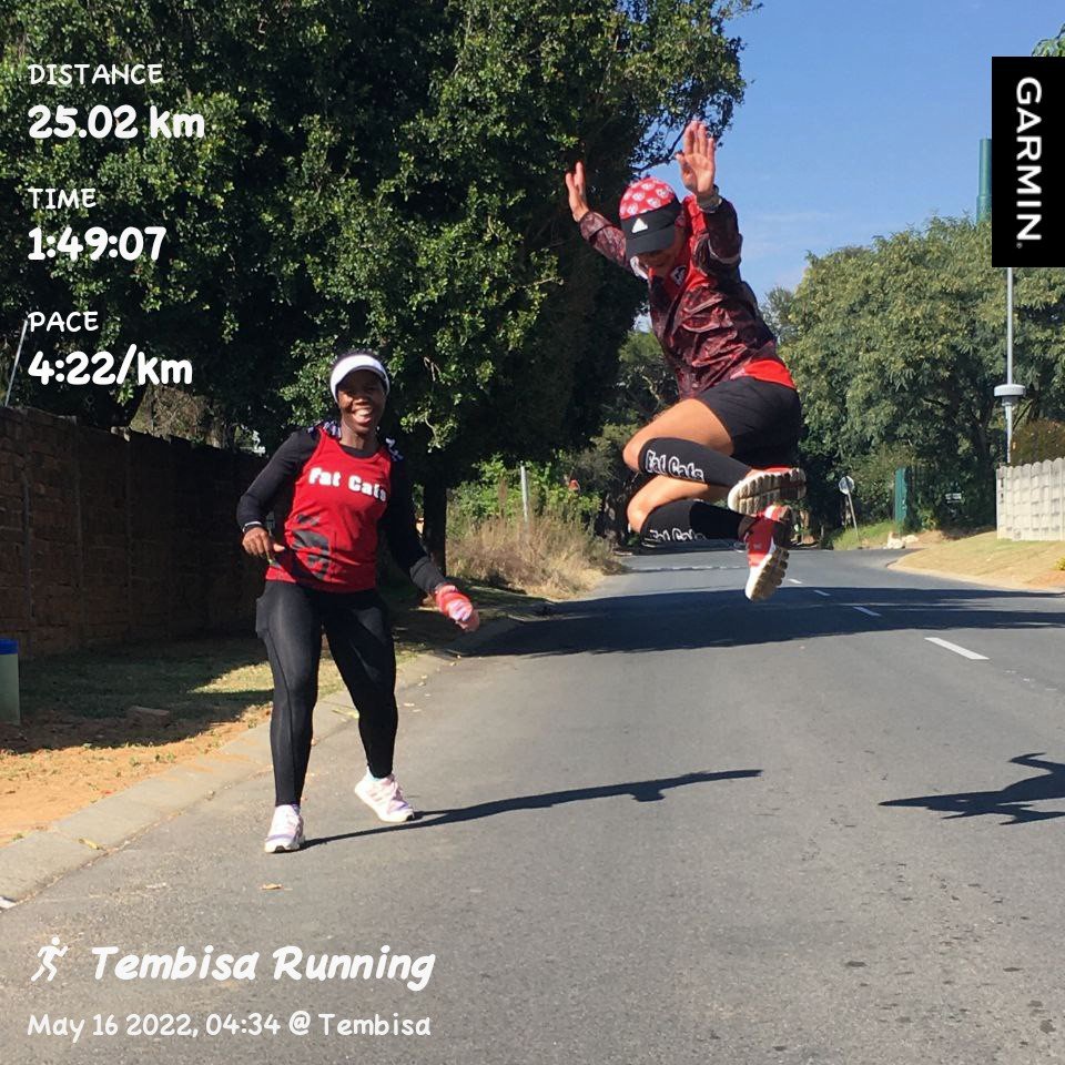 LaurynMtshali's tweet photo. Kick starting the week 😊 BlueMonday Workout 💪#RunningWithTumiSole #skhindigang #fatcats #redskippa #runallout #UAAllOutMile @MarimaSipho @tumisole @fatcatsac @skhindigang https://t.co/SYTSy1o1fb