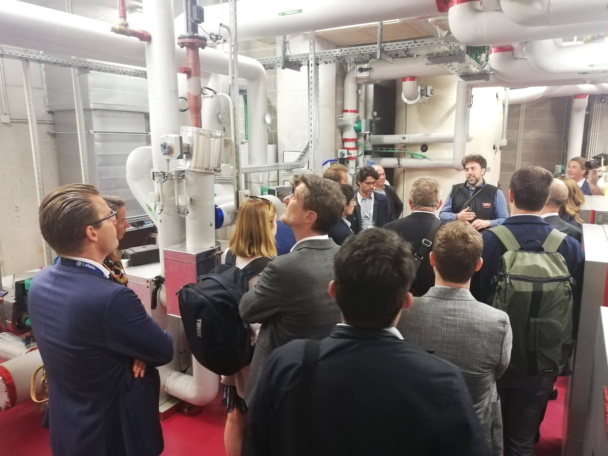 CityDevBrussels's tweet photo. Met groot genoegen ontvingen we @ULIEurope voor #EuropeConference. De deelnemers ontdekten de Tivoli GreenCity-wijk, die pioniert qua klimaatneutraliteit.
#Brussels #RealEstate #Europe #CarbonNeutral #Sustainable https://t.co/mqoHAcVsBU