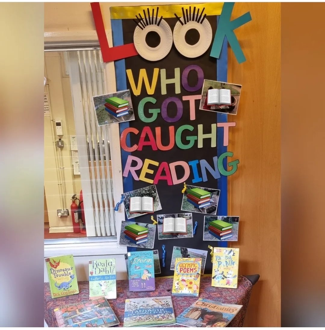 parkhillmoseley's tweet photo. Y4 reading display. Thank you Mrs Singh 😍
#lookwhogotcaughtreading
#readforenjoyment
#bookworms
#welovereading https://t.co/Dk4IJmTeCj