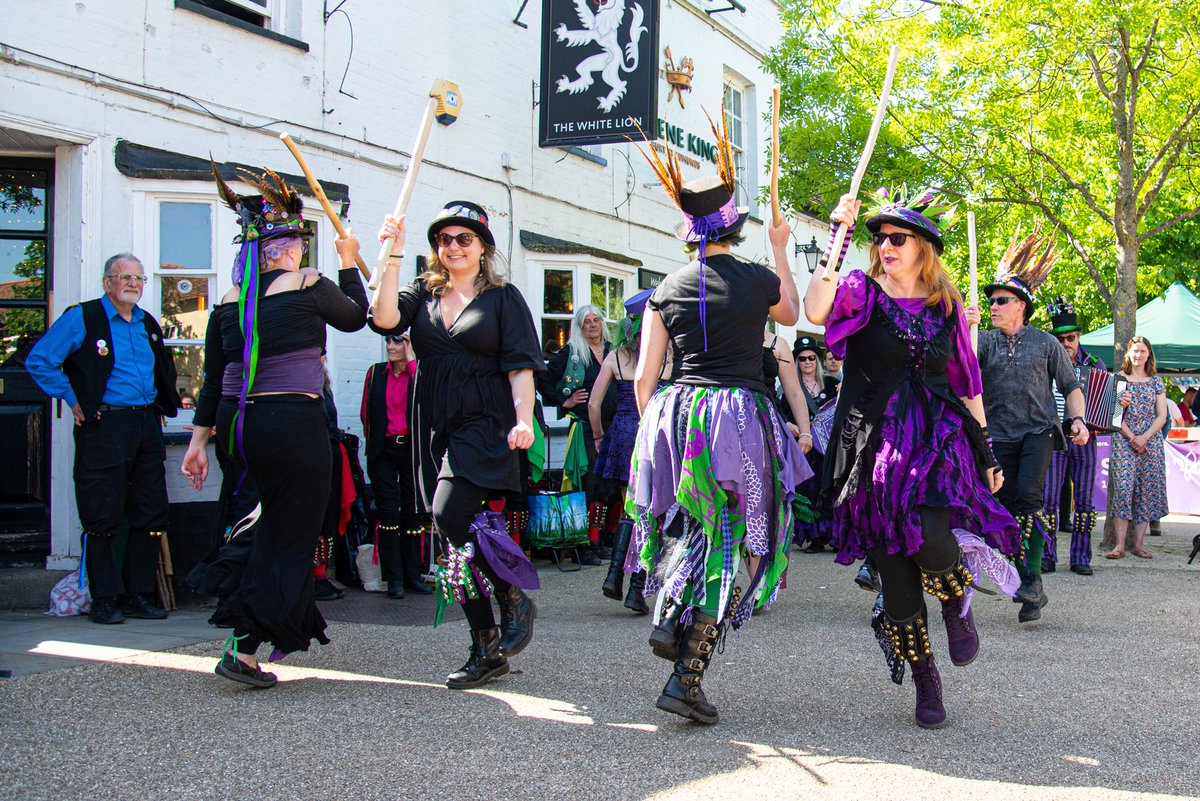 asangeek's tweet photo. Baldock Day of Dance 2022 with Baldock Midnight Morris, @hemlock_morris , @RedCuthbert , Tappalachian, @StandonMorris , Manor Mill Morris and Golden Hare Morris.

https://t.co/5WioKP5kZG https://t.co/NwvvIY16gD
