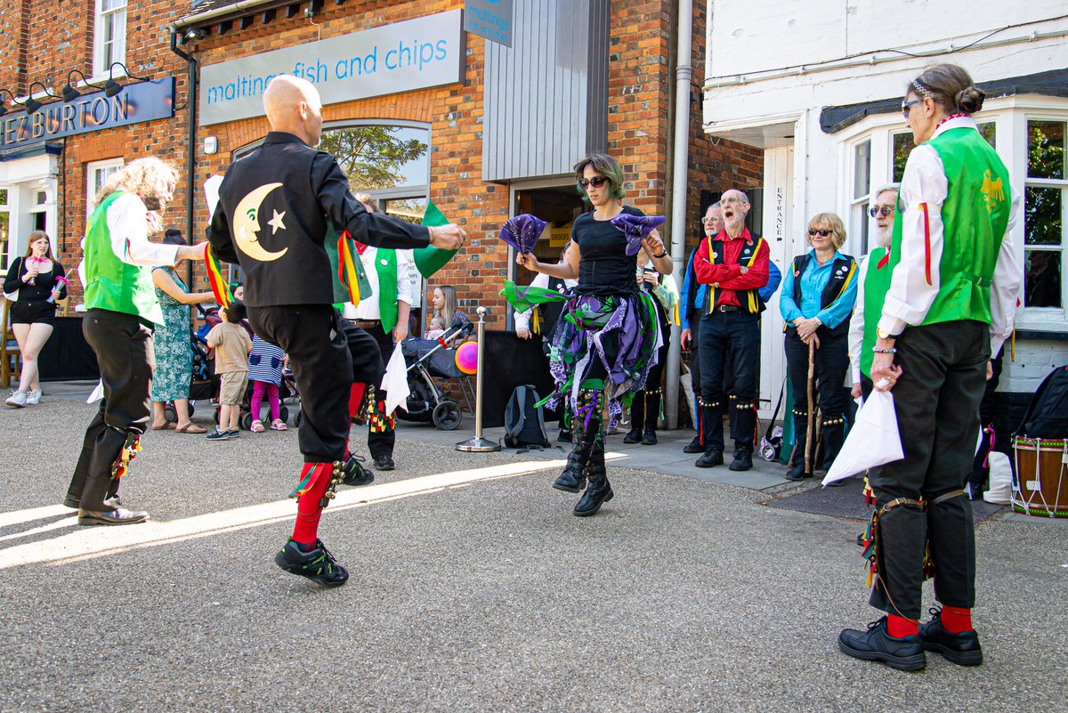 asangeek's tweet photo. Baldock Day of Dance 2022 with Baldock Midnight Morris, @hemlock_morris , @RedCuthbert , Tappalachian, @StandonMorris , Manor Mill Morris and Golden Hare Morris.

https://t.co/5WioKP5kZG https://t.co/NwvvIY16gD