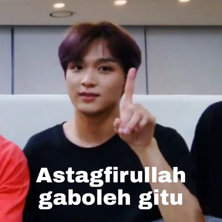 ultkimjongins's tweet photo. @Kim_Namjoon12 @icedchocomilk tolong budayakan antri, aku juga mau soalnya🙏🏻 https://t.co/Bm3ApA6ocW