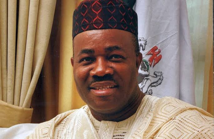 DesmondAsu's tweet image. Akpabio created an extra level in civil service and ensured full benefits were paid.

He is the best performing Governor Nigeria had in his time so much so that he was made minister..

#IStandWithAkpabio