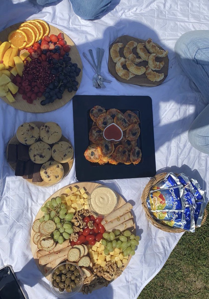 eeelliiifffff's tweet photo. picknick dateee https://t.co/OygGLTBolO