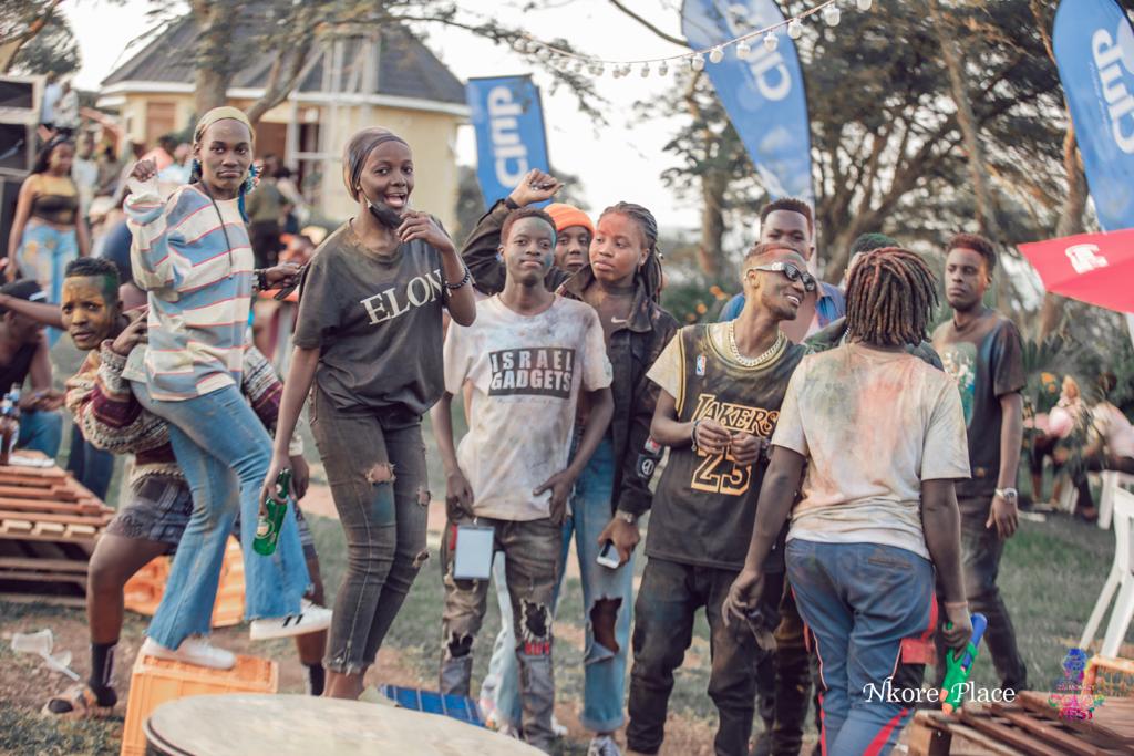 cjmediaconcepts's tweet photo. Good morning from the #CjmediaConcept
Thank y'all for coming thru @nkoreplace 
#ColorFestivalMbra https://t.co/ow1vx5OEwJ