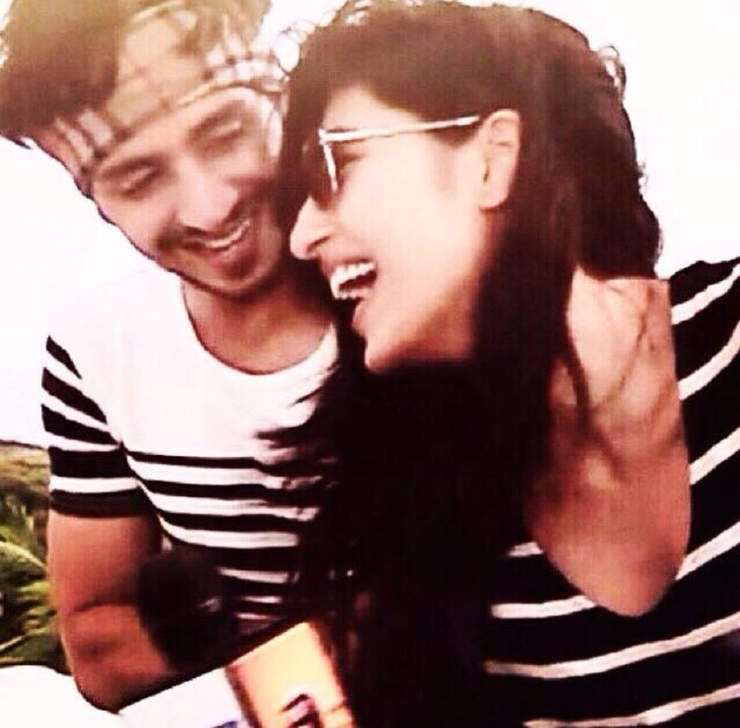 itsmeshwetaa_22's tweet photo. Specially i m missing this
Golden Trio a lot 🥺❤
@8paramsingh
@6ankitgupta
@HarshitaGaur12
#ParshAnki #Parshkit #Parsh #Harshkit #Saddefriends #Saddahaq #AnkitGupta #ParamSingh #HarshitaGaur https://t.co/vNdWv4n4XG