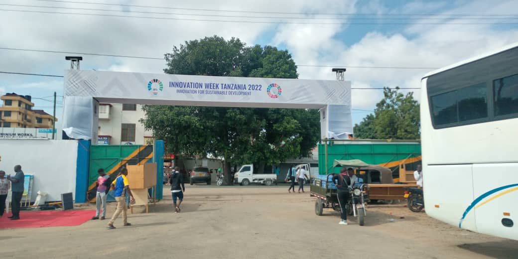 Ms_Elisante's tweet photo. Wiki ya Ubunifu Tanzania imeanza rasmi leo tarehe 16th May 2022 katika uwanja wa jamhuri jijini Dodoma. Karibu tushuhudie bunifu kutoka kwa wabunifu mbalimbali Nchini Tanzania.
#Ubunifukwamaendeleoendelevu
#Makisatu2022 https://t.co/QXrSRoL1vN